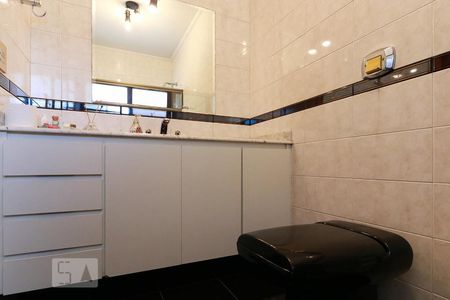 Casa para alugar com 477m², 4 quartos e 6 vagasBanheiro da Suíte 3