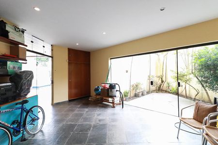 Casa para alugar com 477m², 4 quartos e 6 vagasSalão de Festas