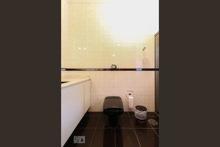 Casa para alugar com 477m², 4 quartos e 6 vagasBanheiro da Suíte 3