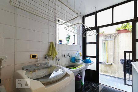 Casa para alugar com 477m², 4 quartos e 6 vagasÁrea de Serviço