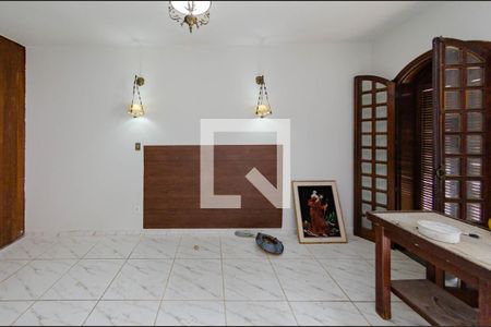 Casa à venda com 280m², 5 quartos e 7 vagasSuíte