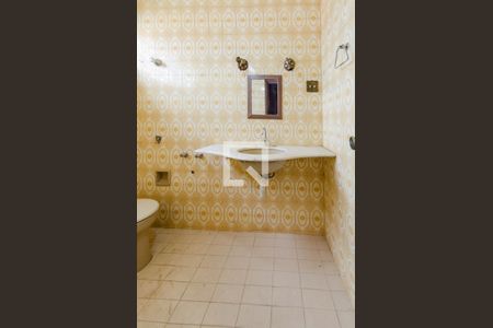 Casa à venda com 280m², 5 quartos e 7 vagasBanheiro suíte