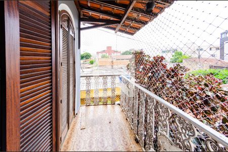 Casa à venda com 280m², 5 quartos e 7 vagasVaranda