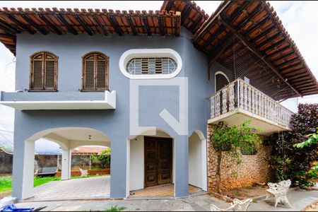Casa à venda com 280m², 5 quartos e 7 vagasÁrea externa
