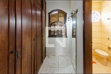 Casa à venda com 280m², 5 quartos e 7 vagasCloset