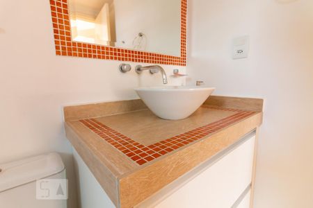 Apartamento à venda com 56m², 2 quartos e 2 vagas Apartamento à venda com 56m², 2 quartos e 2 vagasBanheiro da Suíte