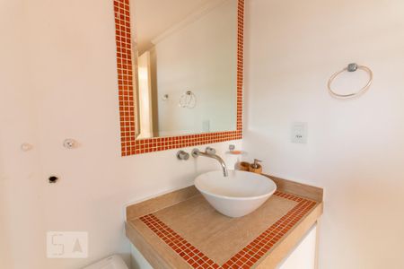 Apartamento à venda com 56m², 2 quartos e 2 vagas Apartamento à venda com 56m², 2 quartos e 2 vagasBanheiro da Suíte