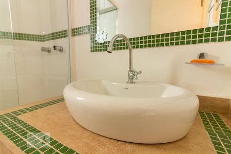 Apartamento à venda com 56m², 2 quartos e 2 vagas Apartamento à venda com 56m², 2 quartos e 2 vagasBanheiro