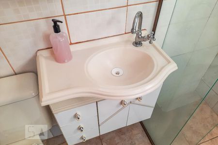 Casa à venda com 114m², 2 quartos e 2 vagasBanheiro