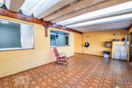 Casa à venda com 114m², 2 quartos e 2 vagasGaragem