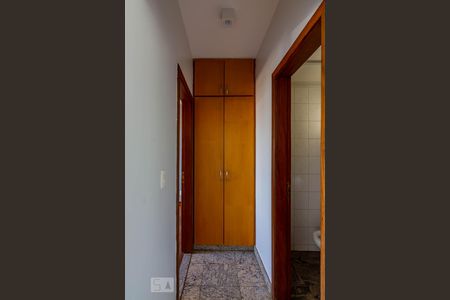 Corredor de apartamento para alugar com 1 quarto, 70m² em Anchieta, Belo Horizonte