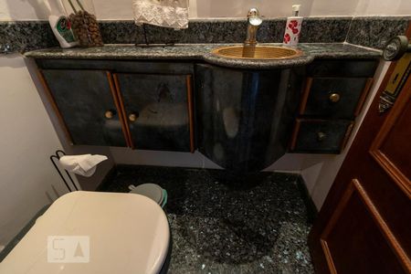 Lavabo de apartamento para alugar com 1 quarto, 100m² em Barra da Tijuca, Rio de Janeiro