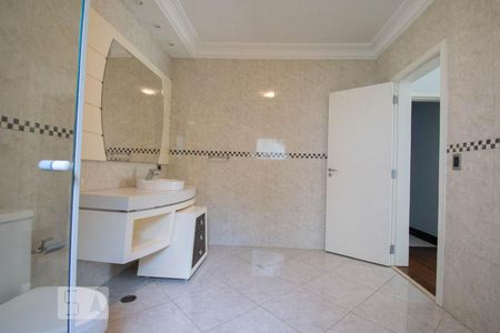 Casa à venda com 800m², 4 quartos e 6 vagasBanheiro da Suíte 4