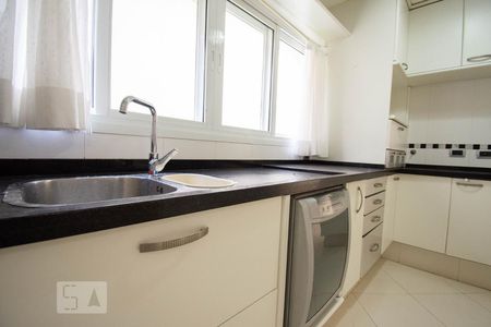 Casa à venda com 800m², 4 quartos e 6 vagasCozinha