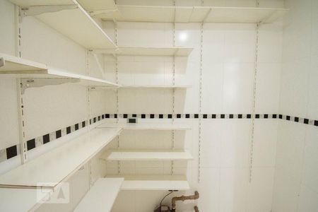 Casa à venda com 800m², 4 quartos e 6 vagasDespensa 