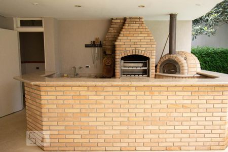 Casa à venda com 800m², 4 quartos e 6 vagasChurrasqueira