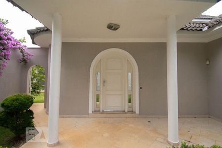 Casa à venda com 800m², 4 quartos e 6 vagasFachada