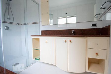 Casa à venda com 800m², 4 quartos e 6 vagasBanheiro da Suíte 3