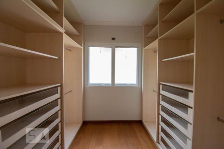 Casa à venda com 800m², 4 quartos e 6 vagasCloset da suíte 1