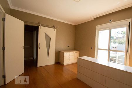 Casa à venda com 800m², 4 quartos e 6 vagasSuíte 2