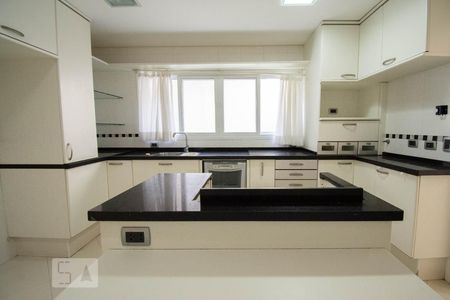 Casa à venda com 800m², 4 quartos e 6 vagasCozinha