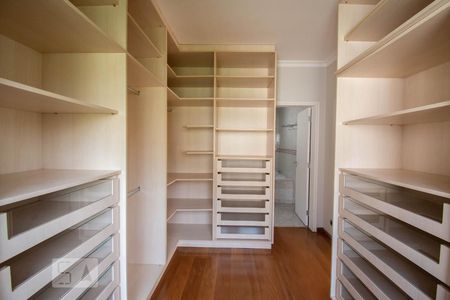 Casa à venda com 800m², 4 quartos e 6 vagasCloset da suíte 1