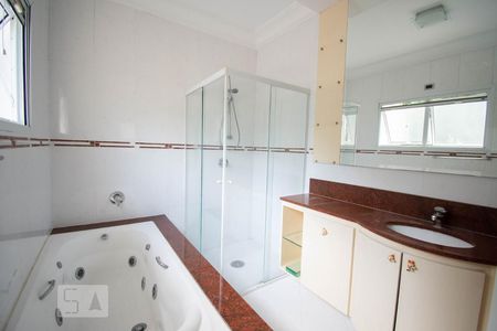 Casa à venda com 800m², 4 quartos e 6 vagasBanheiro da Suíte 3