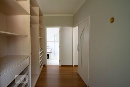 Casa à venda com 800m², 4 quartos e 6 vagasCloset da suíte 3