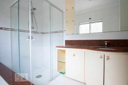 Casa à venda com 800m², 4 quartos e 6 vagasBanheiro da Suíte 3