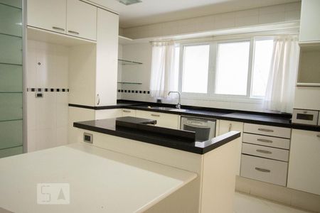 Casa à venda com 800m², 4 quartos e 6 vagasCozinha