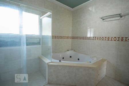 Casa à venda com 800m², 4 quartos e 6 vagasBanheiro da Suíte 1