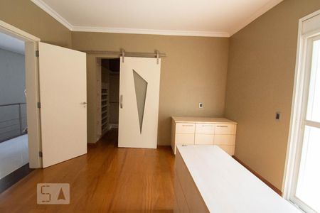 Casa à venda com 800m², 4 quartos e 6 vagasSuíte 2