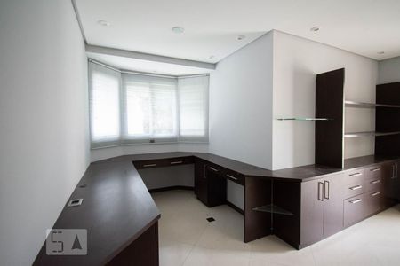 Casa à venda com 800m², 4 quartos e 6 vagasEscritório