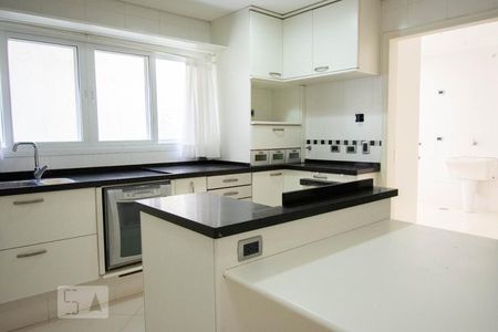 Casa à venda com 800m², 4 quartos e 6 vagasCozinha