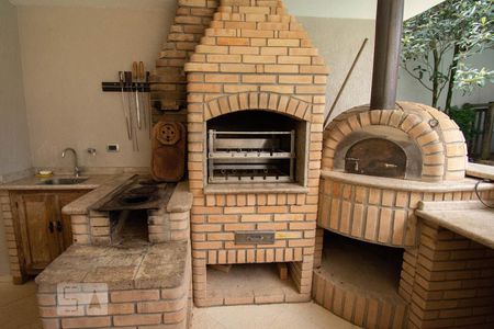 Casa à venda com 800m², 4 quartos e 6 vagasChurrasqueira