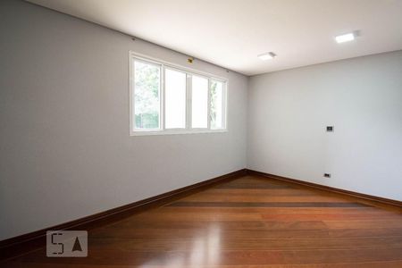 Casa à venda com 800m², 4 quartos e 6 vagasSala de TV