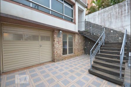 Casa para alugar com 300m², 3 quartos e 2 vagas Casa para alugar com 300m², 3 quartos e 2 vagasArea Externa