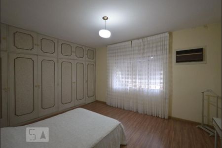 Casa para alugar com 300m², 3 quartos e 2 vagas Casa para alugar com 300m², 3 quartos e 2 vagasQuarto 1