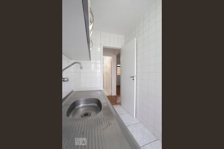 Cozinha de apartamento para alugar com 1 quarto, 45m² em Perdizes, São Paulo