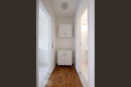 Corredor de apartamento para alugar com 1 quarto, 45m² em Perdizes, São Paulo