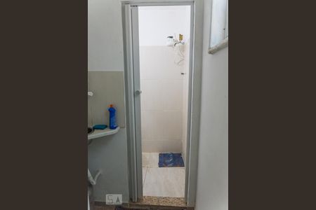 Banheiro de kitnet/studio para alugar com 1 quarto, 25m² em Estácio, Rio de Janeiro
