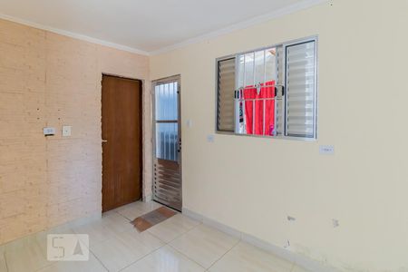 Sala/Cozinha de casa para alugar com 1 quarto, 44m² em Conjunto Residencial José Bonifácio, São Paulo