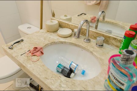 Apartamento à venda com 96m², 2 quartos e 2 vagas Apartamento à venda com 96m², 2 quartos e 2 vagasBanheiro da suíte 2