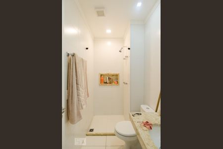 Apartamento à venda com 96m², 2 quartos e 2 vagas Apartamento à venda com 96m², 2 quartos e 2 vagasBanheiro da suíte 2