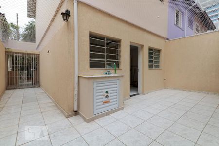 Casa à venda com 100m², 2 quartos e 1 vaga Casa à venda com 100m², 2 quartos e 1 vagaQuintal