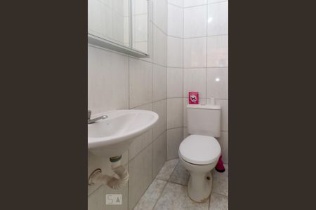 Casa à venda com 100m², 2 quartos e 1 vaga Casa à venda com 100m², 2 quartos e 1 vagaBanheiro de serviço