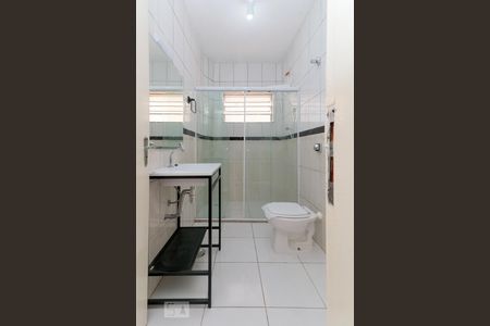 Casa à venda com 100m², 2 quartos e 1 vaga Casa à venda com 100m², 2 quartos e 1 vagaBanheiro