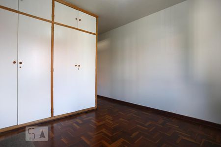 Casa para alugar com 132m², 3 quartos e 2 vagasSuíte