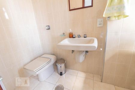 Apartamento à venda com 133m², 3 quartos e 3 vagas Apartamento à venda com 133m², 3 quartos e 3 vagasBanheiro da Suíte 2