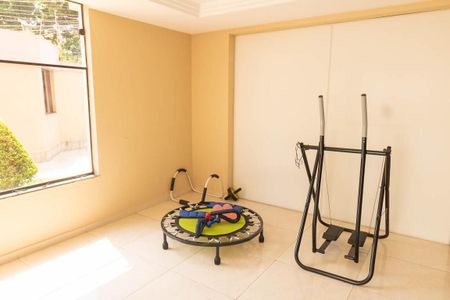 Apartamento à venda com 133m², 3 quartos e 3 vagas Apartamento à venda com 133m², 3 quartos e 3 vagasAcademia